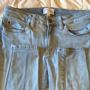 Daily Ritual skinny light wash denim size 27r